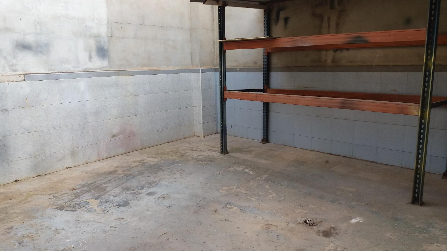 For sale of commercial in Cheste