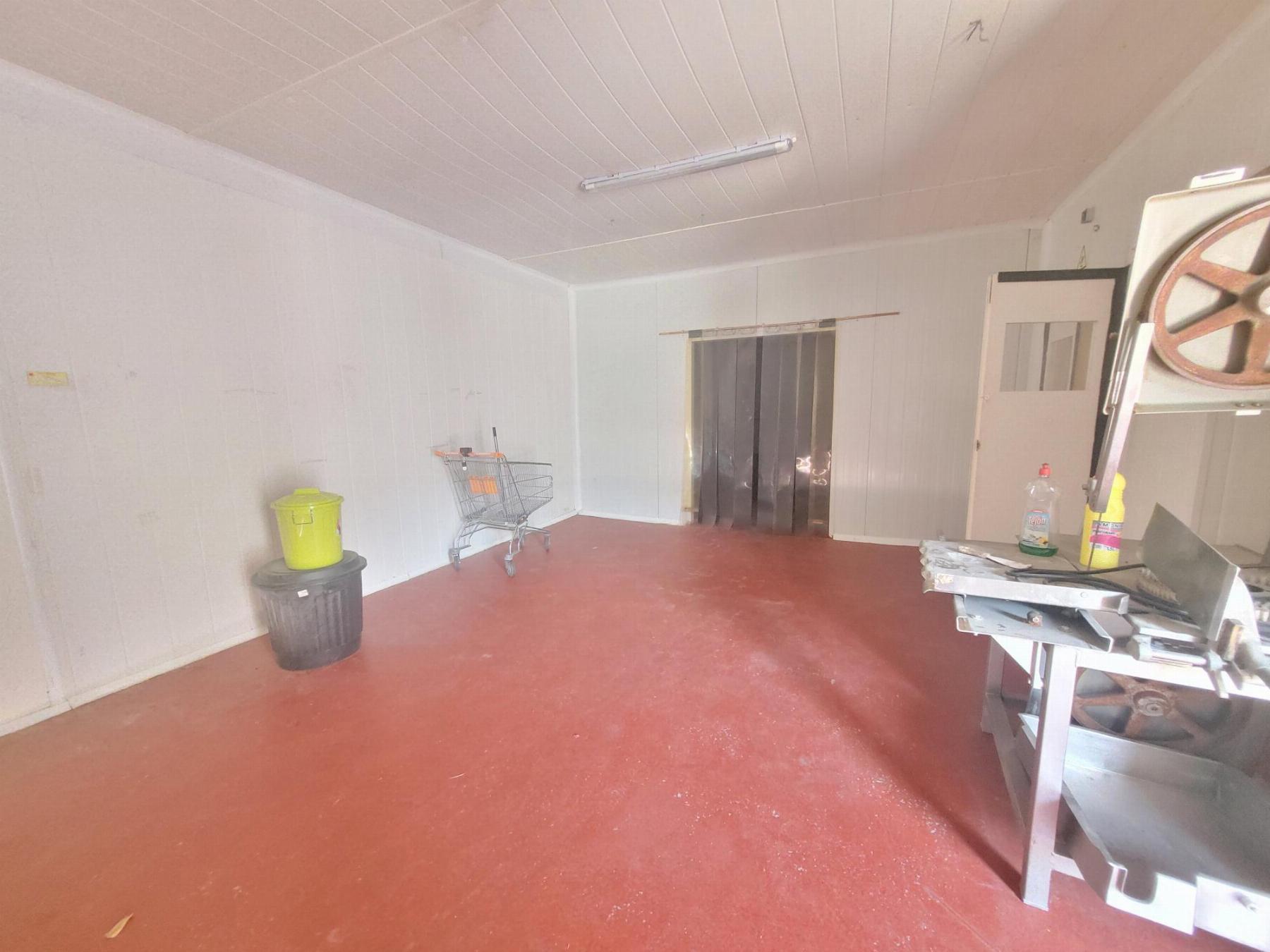 For sale of industrial plant/warehouse in Riba-Roja de Túria