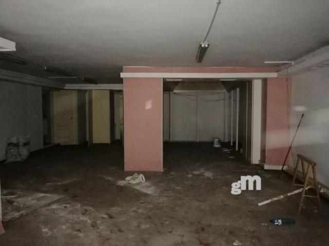 For sale of commercial in Valencia