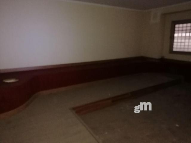 For sale of commercial in Valencia