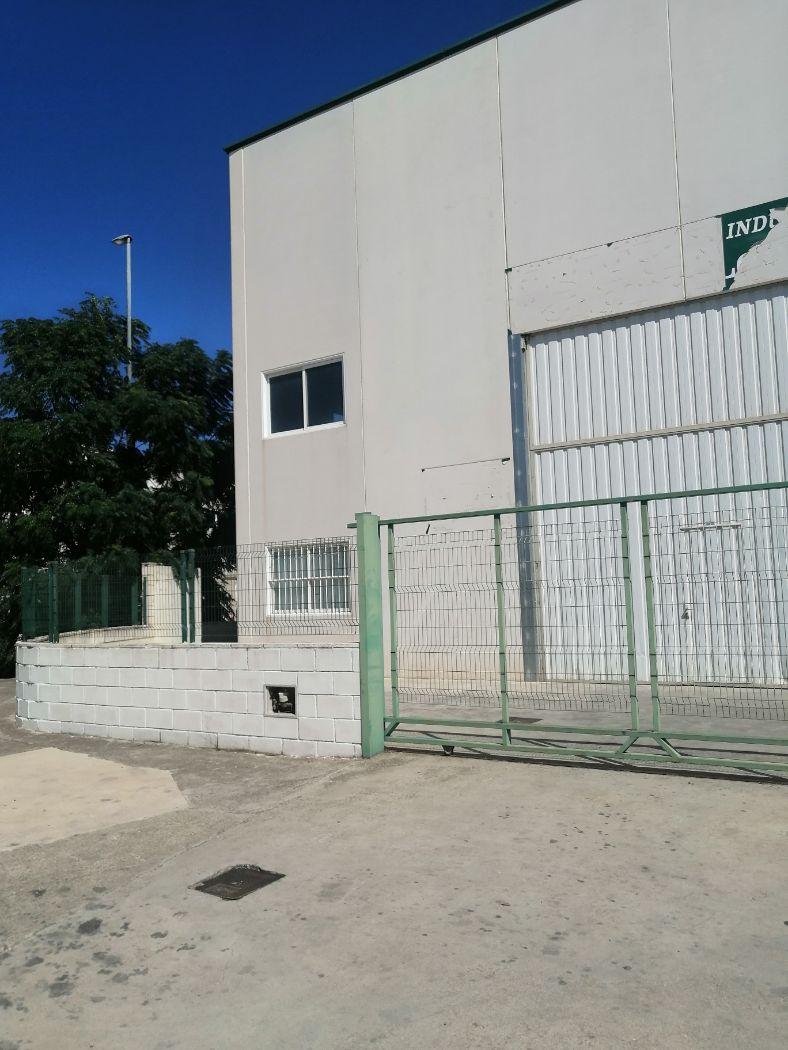For rent of industrial plant/warehouse in Chiva