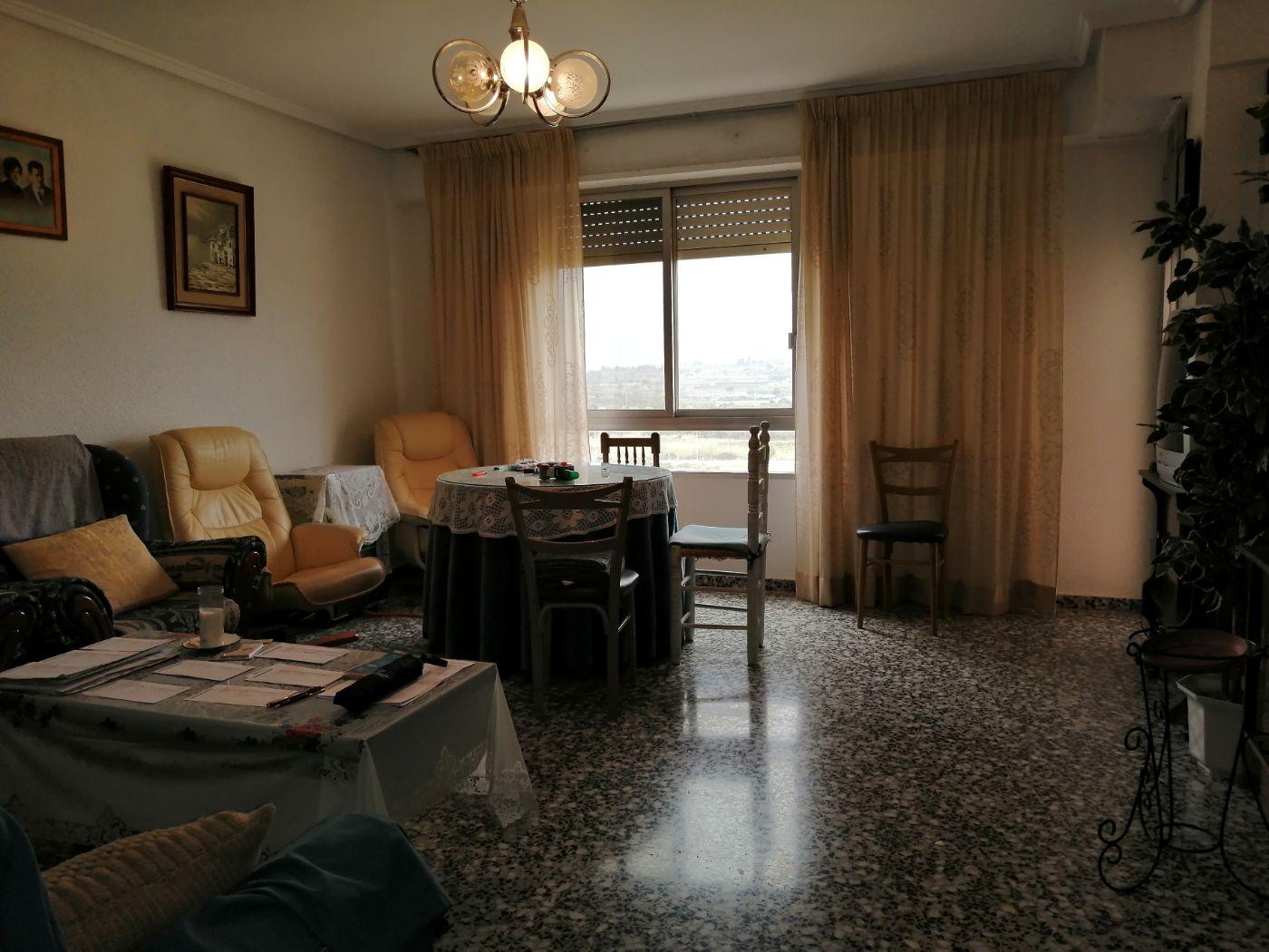 For sale of flat in Cheste
