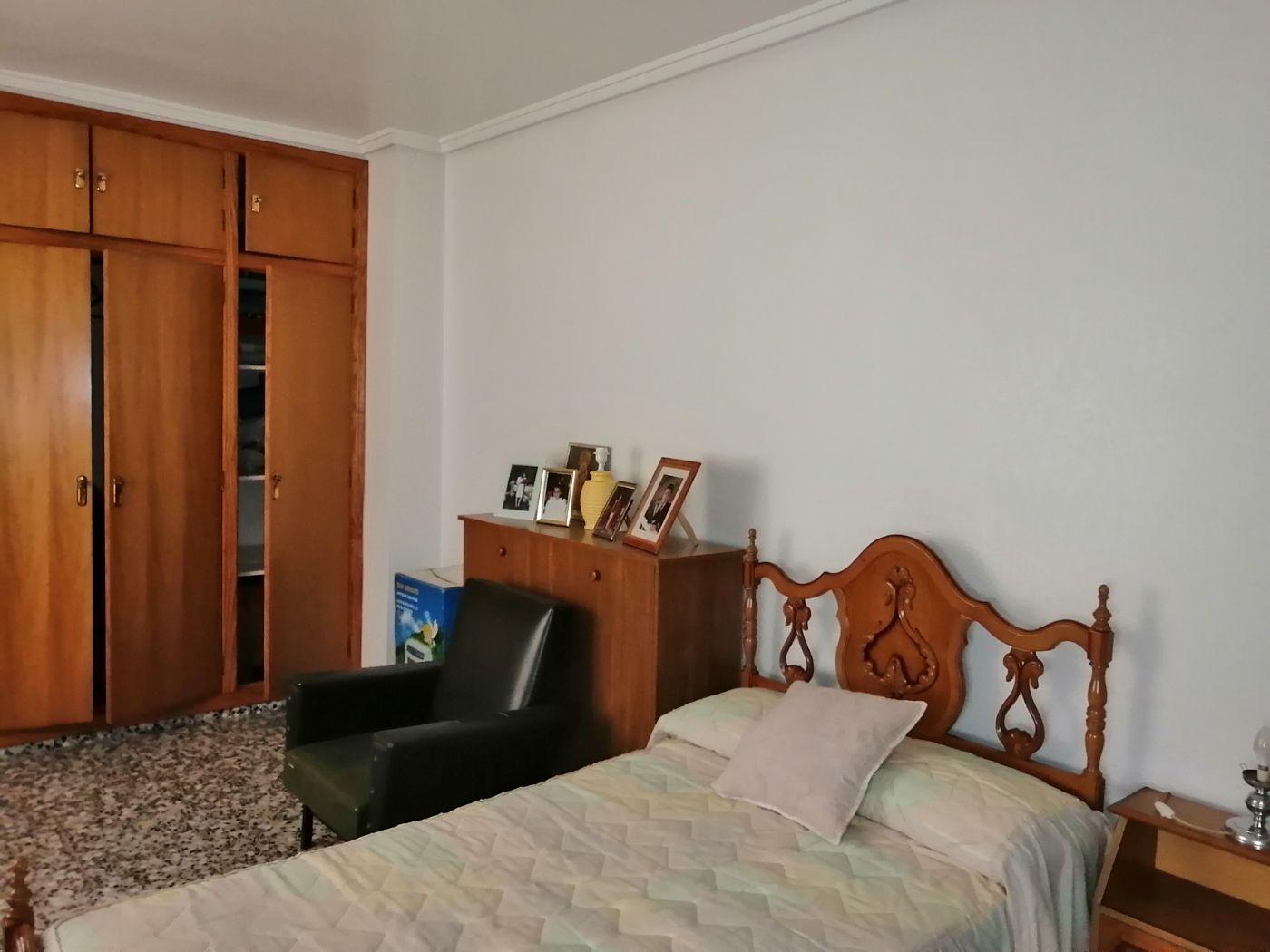 For sale of flat in Cheste