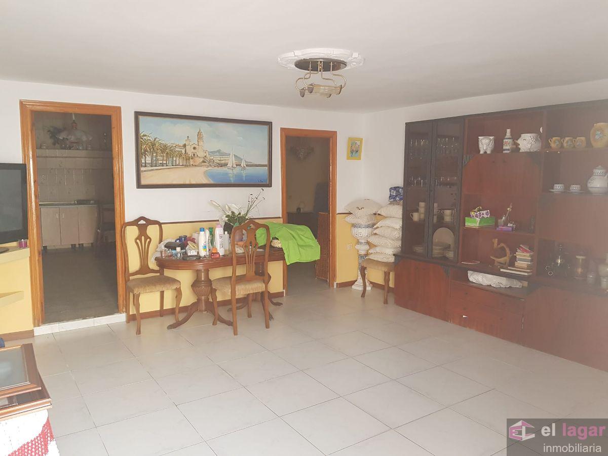 For sale of house in Lacara