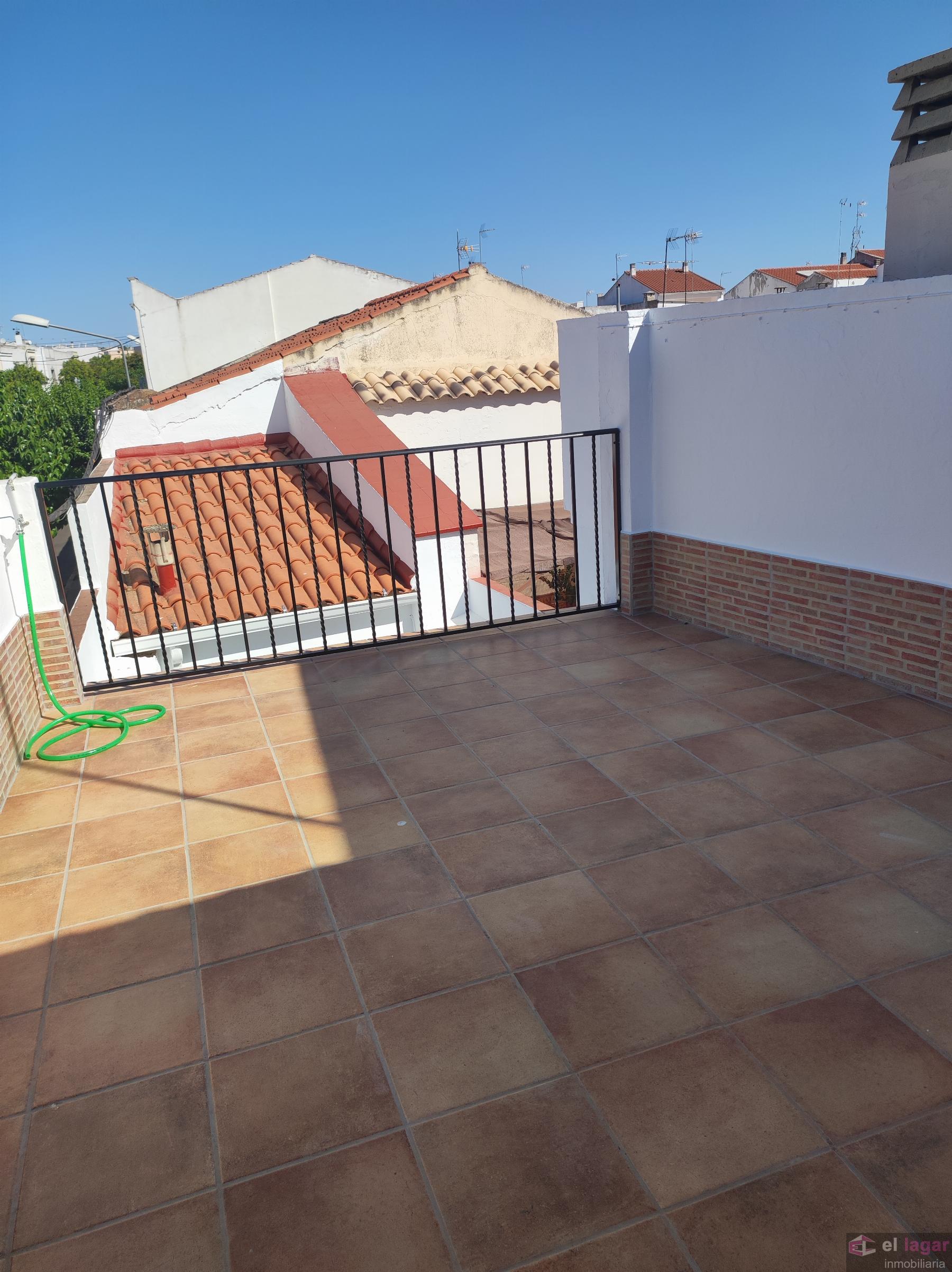 For rent of house in Montijo