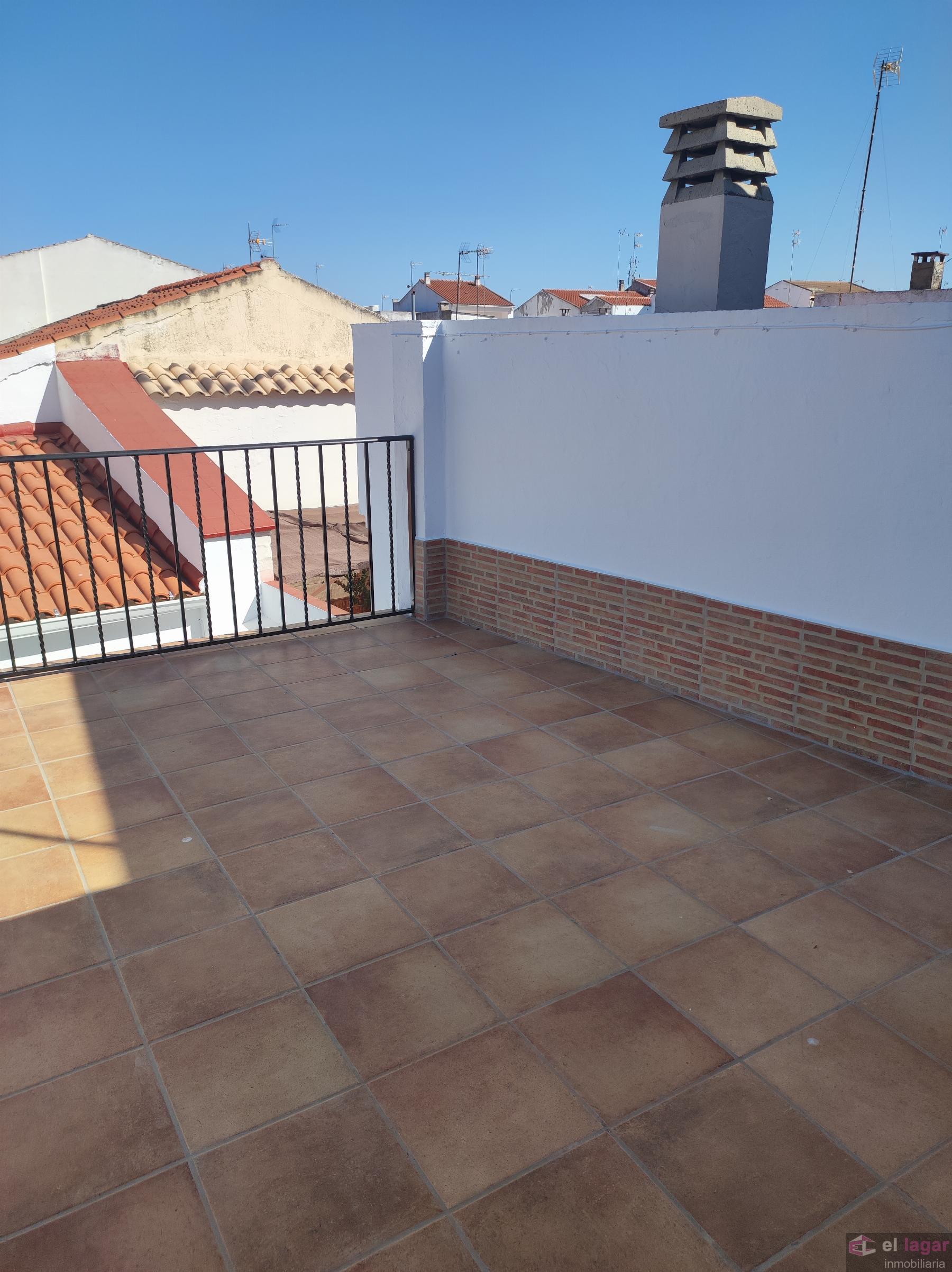 For rent of house in Montijo