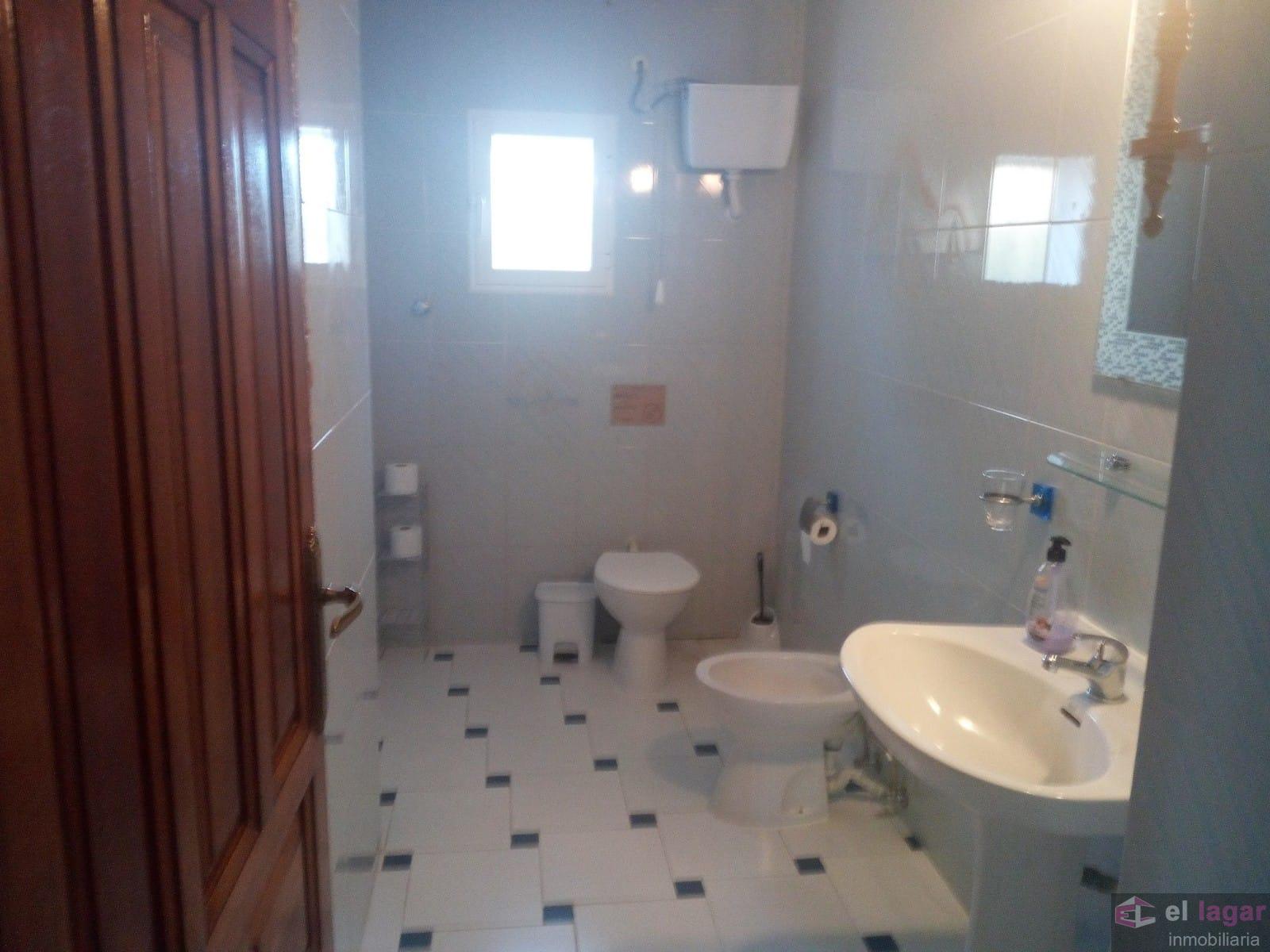 For rent of chalet in Montijo