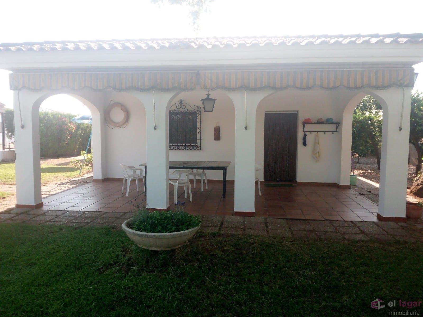 For rent of chalet in Montijo