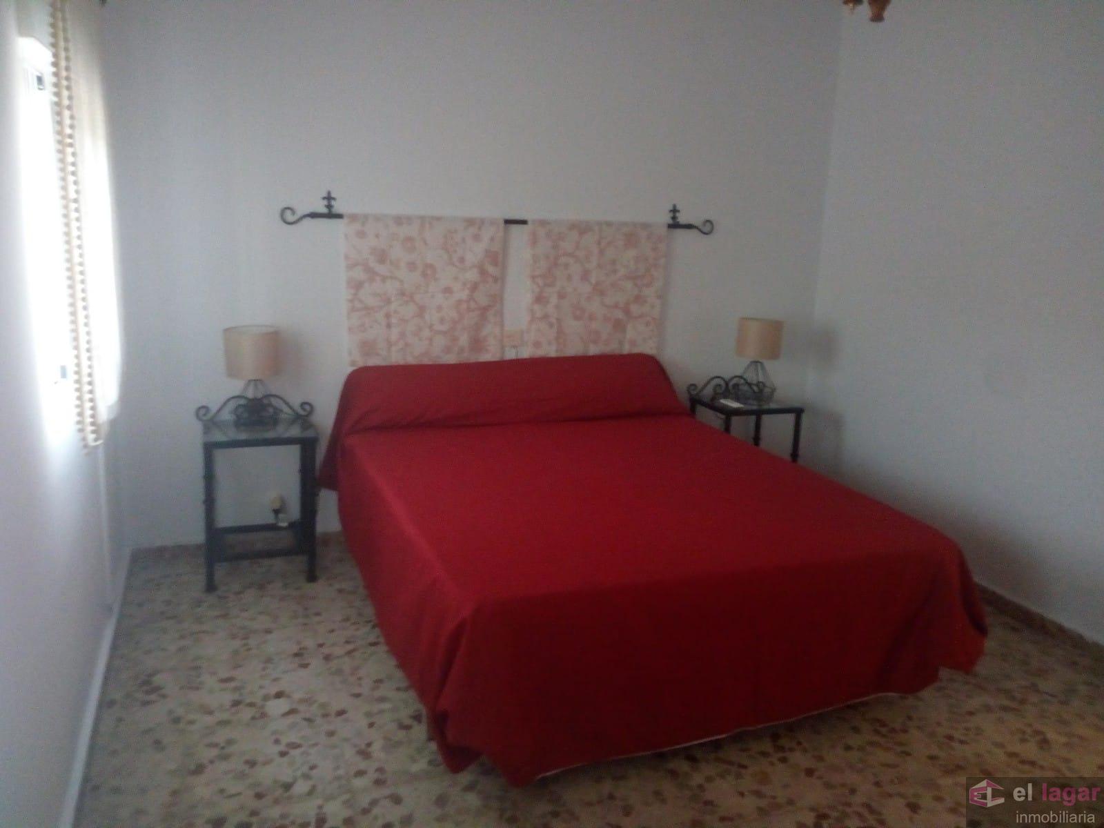 For rent of chalet in Montijo