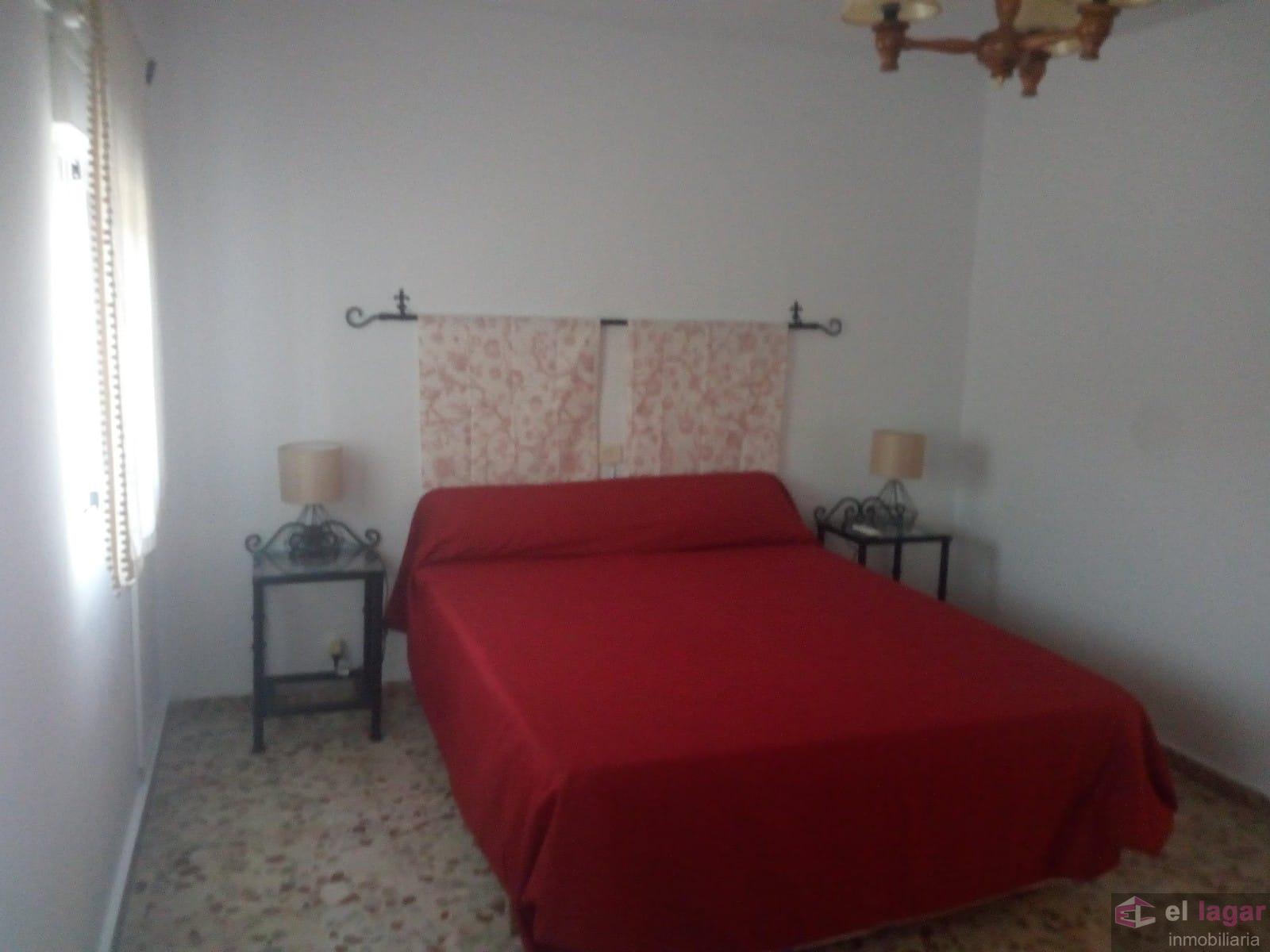 For rent of chalet in Montijo