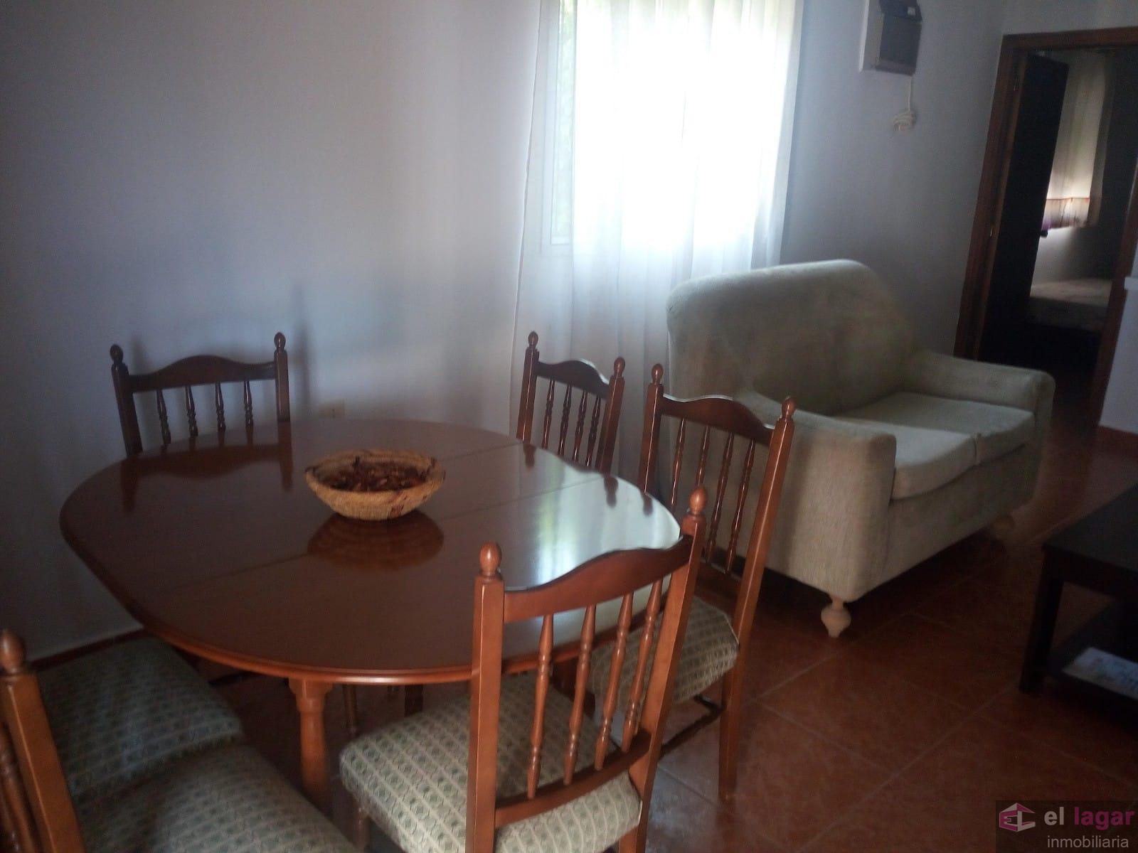 For rent of chalet in Montijo