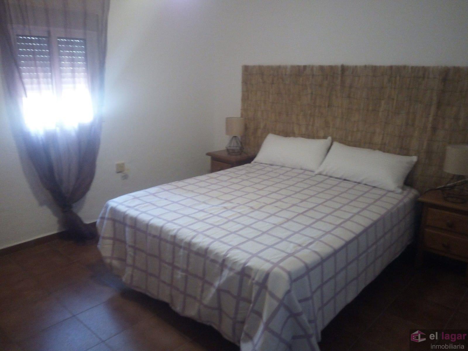 For rent of chalet in Montijo