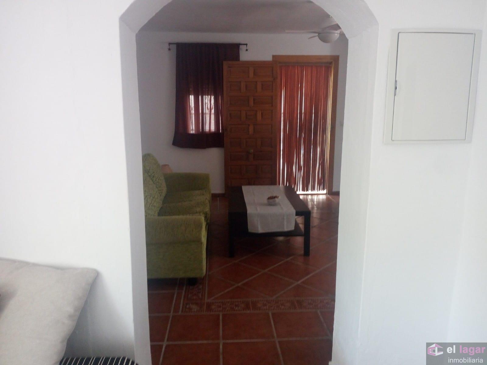 For rent of chalet in Montijo
