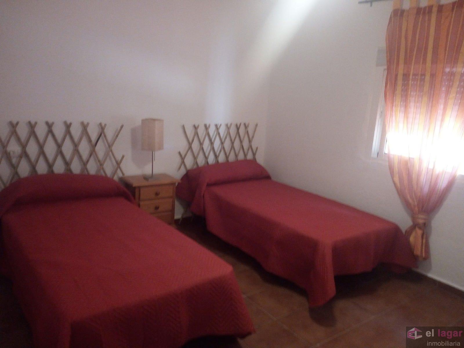 For rent of chalet in Montijo