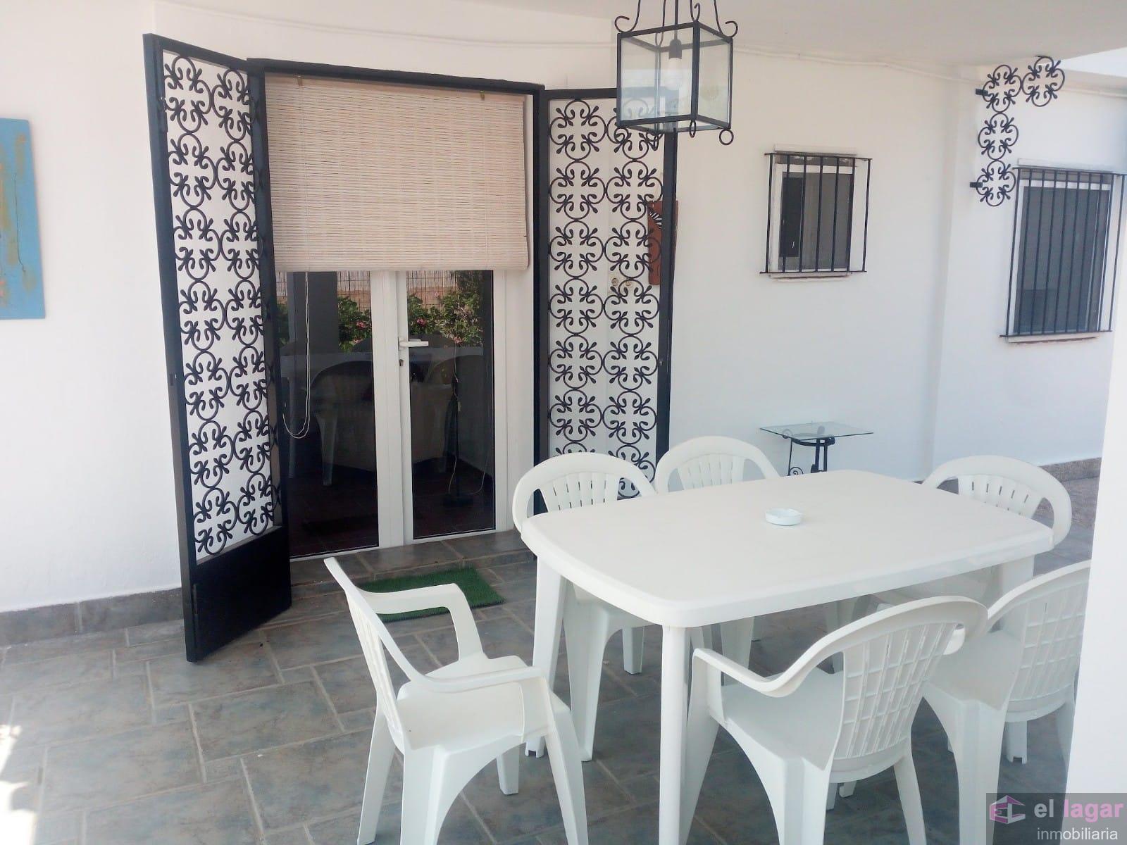 For rent of chalet in Montijo
