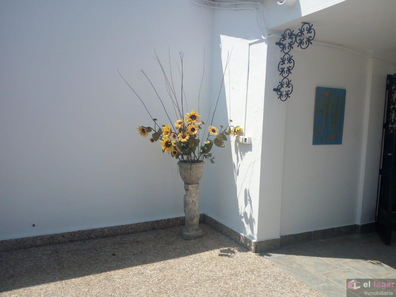 For rent of chalet in Montijo