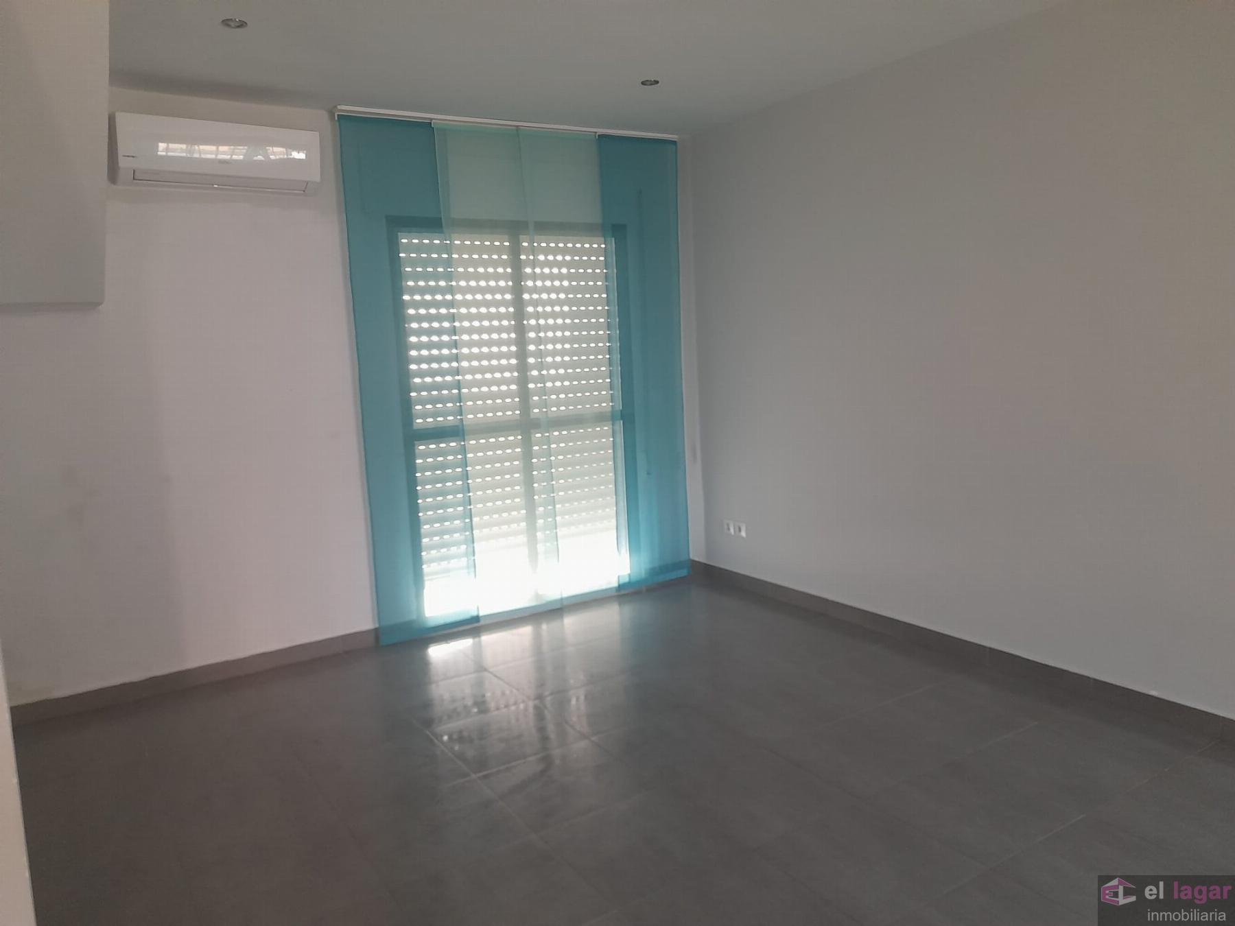 For rent of duplex in Montijo