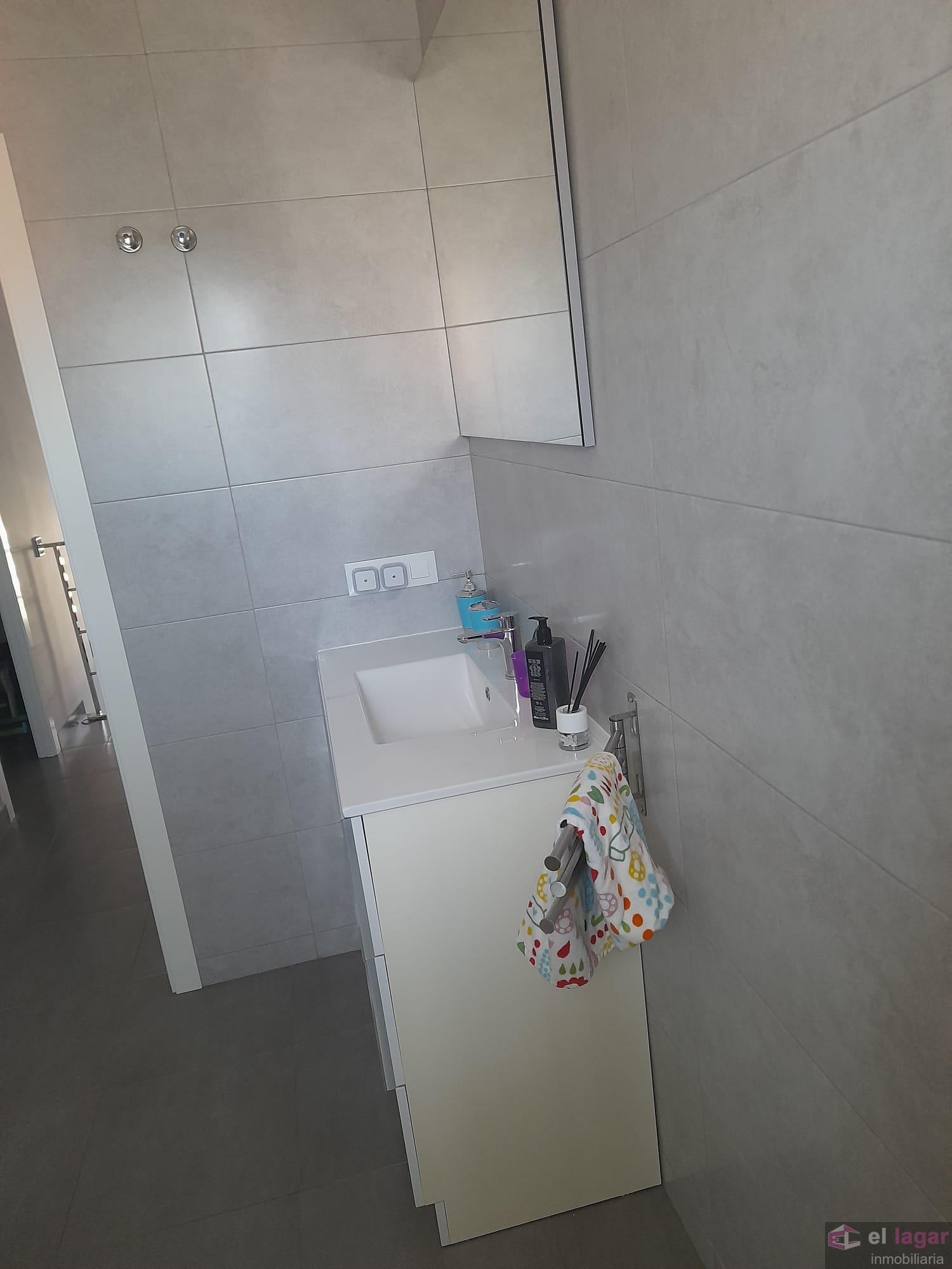 For rent of duplex in Montijo