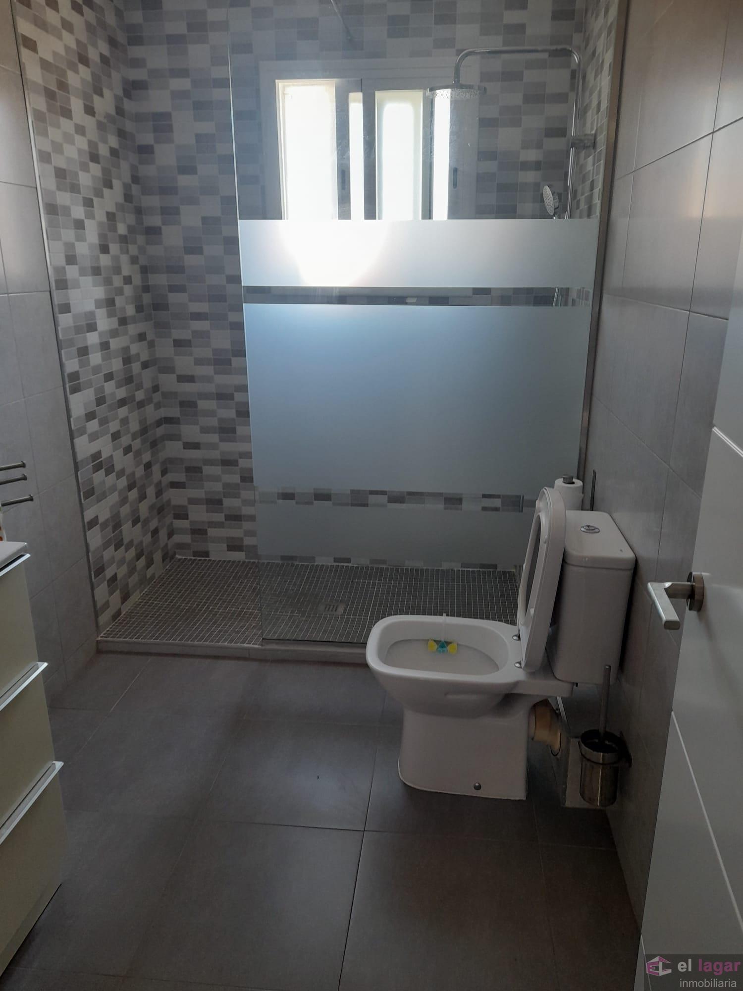 For rent of duplex in Montijo