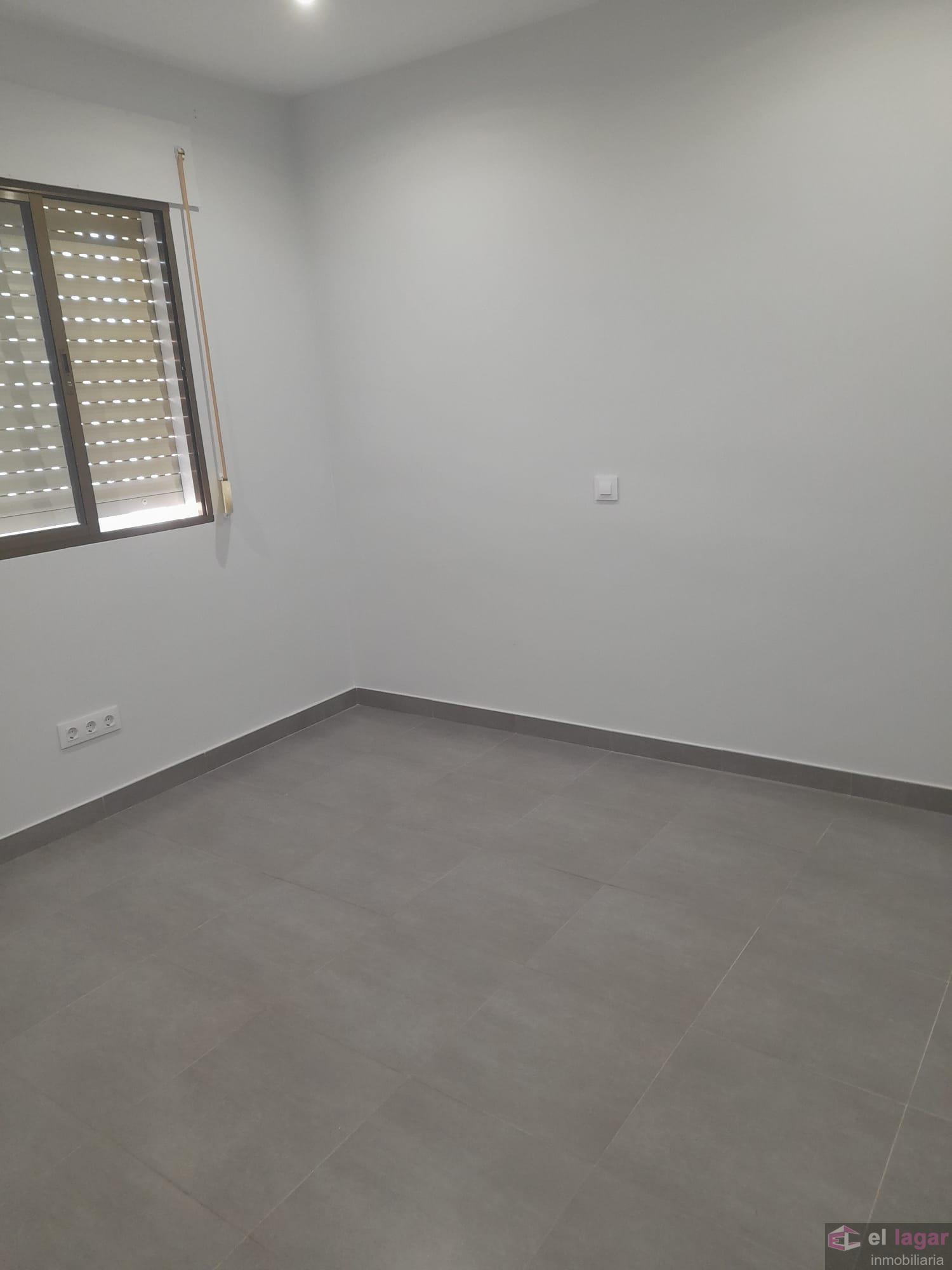 For rent of duplex in Montijo