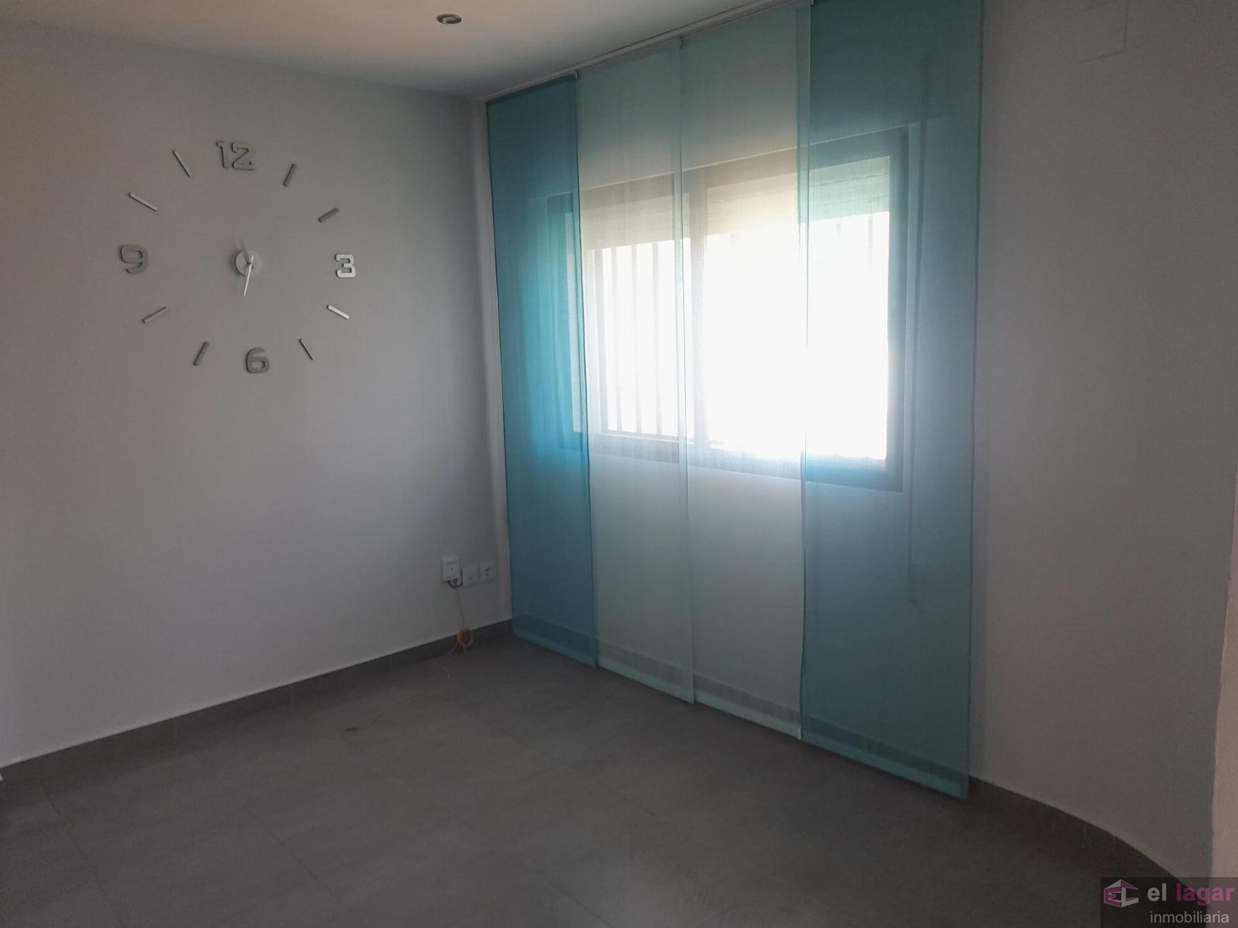 For rent of duplex in Montijo