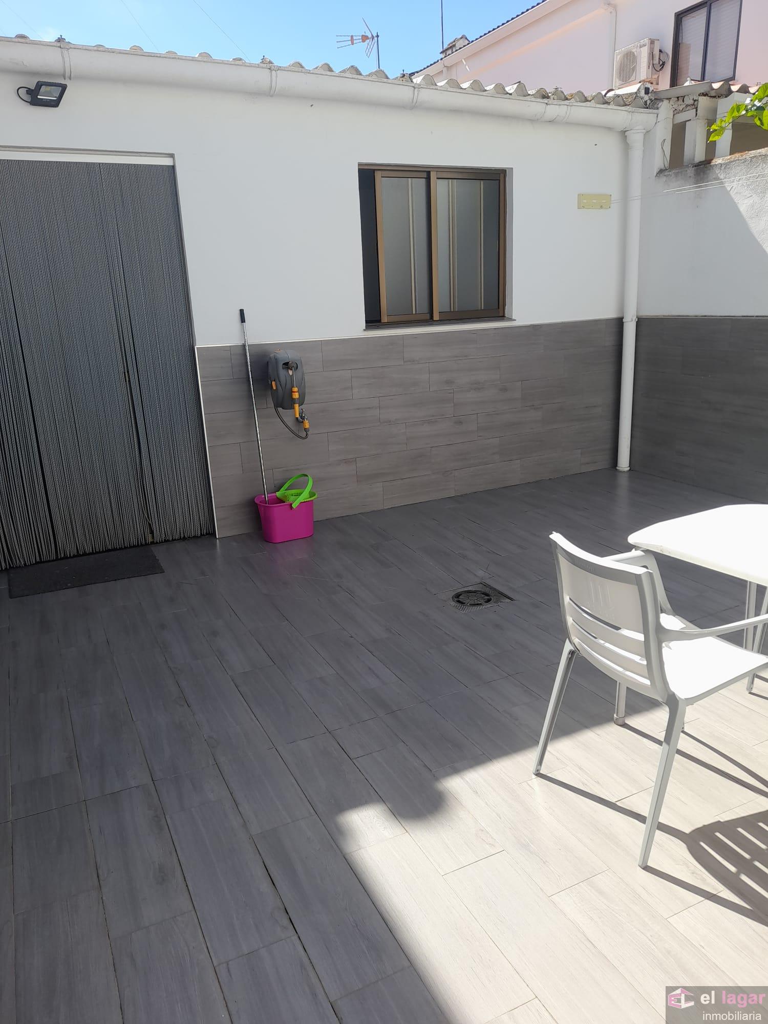 For rent of duplex in Montijo