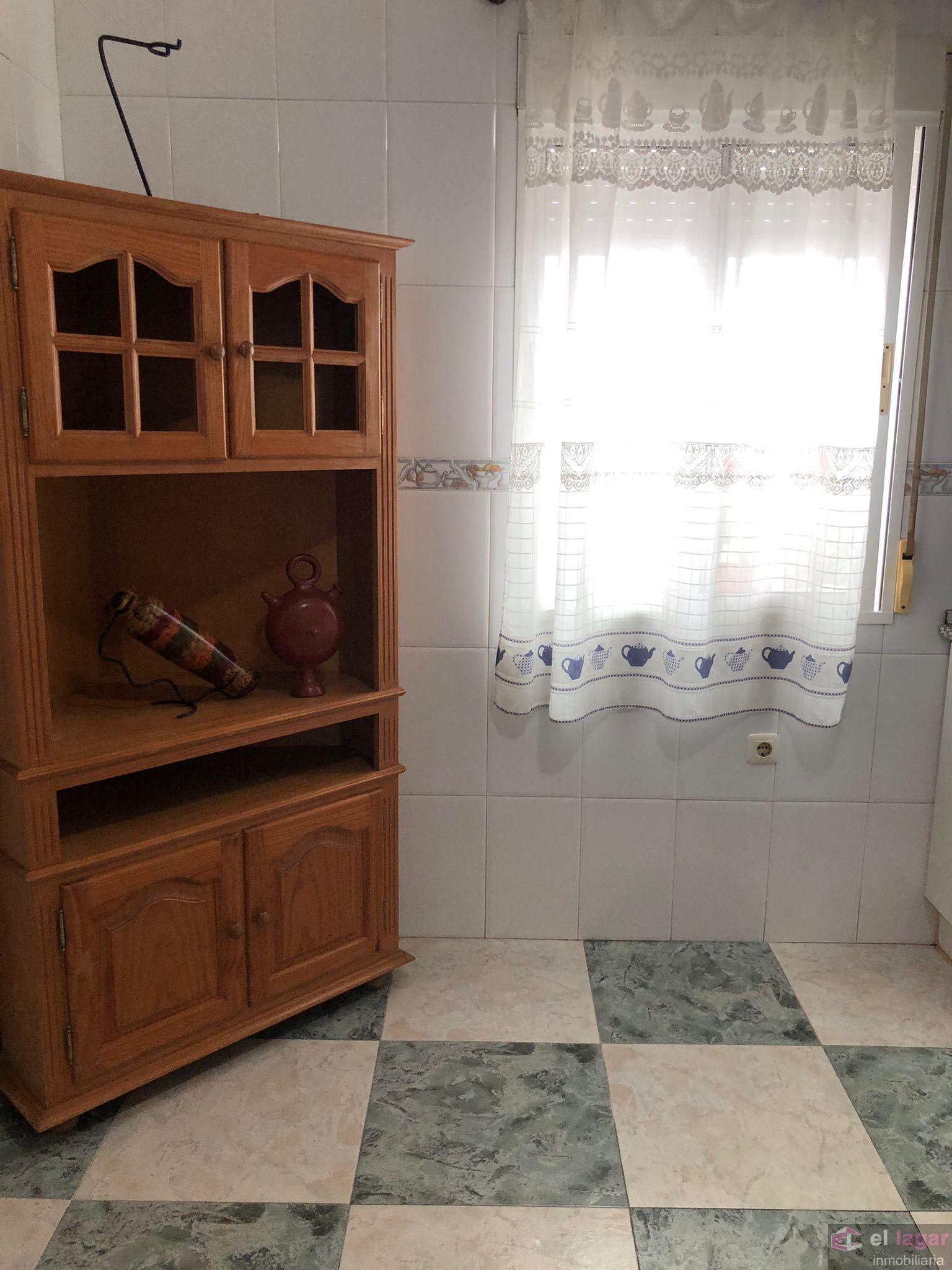 For rent of house in Montijo