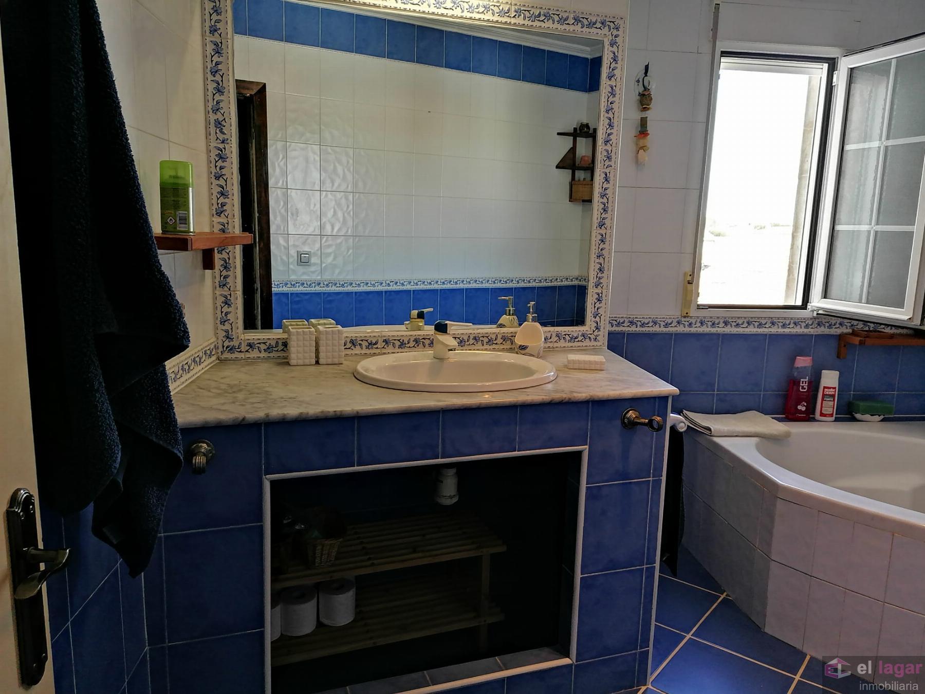 For rent of duplex in Montijo