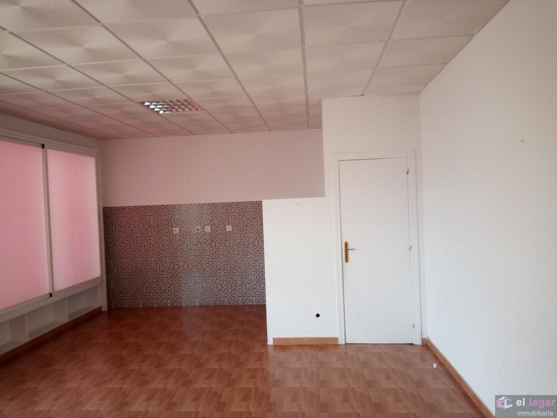 For rent of commercial in Puebla de la Calzada