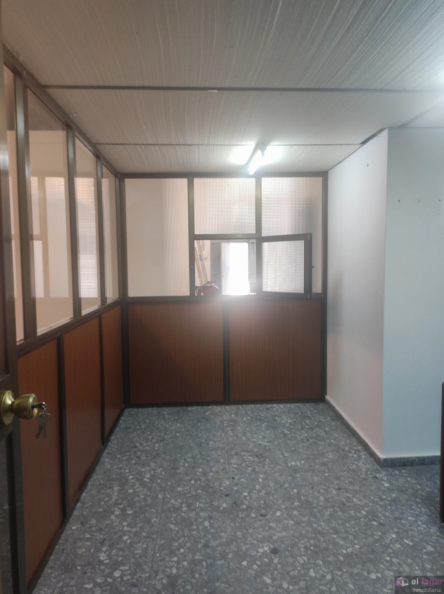 Alquiler de local comercial en Montijo