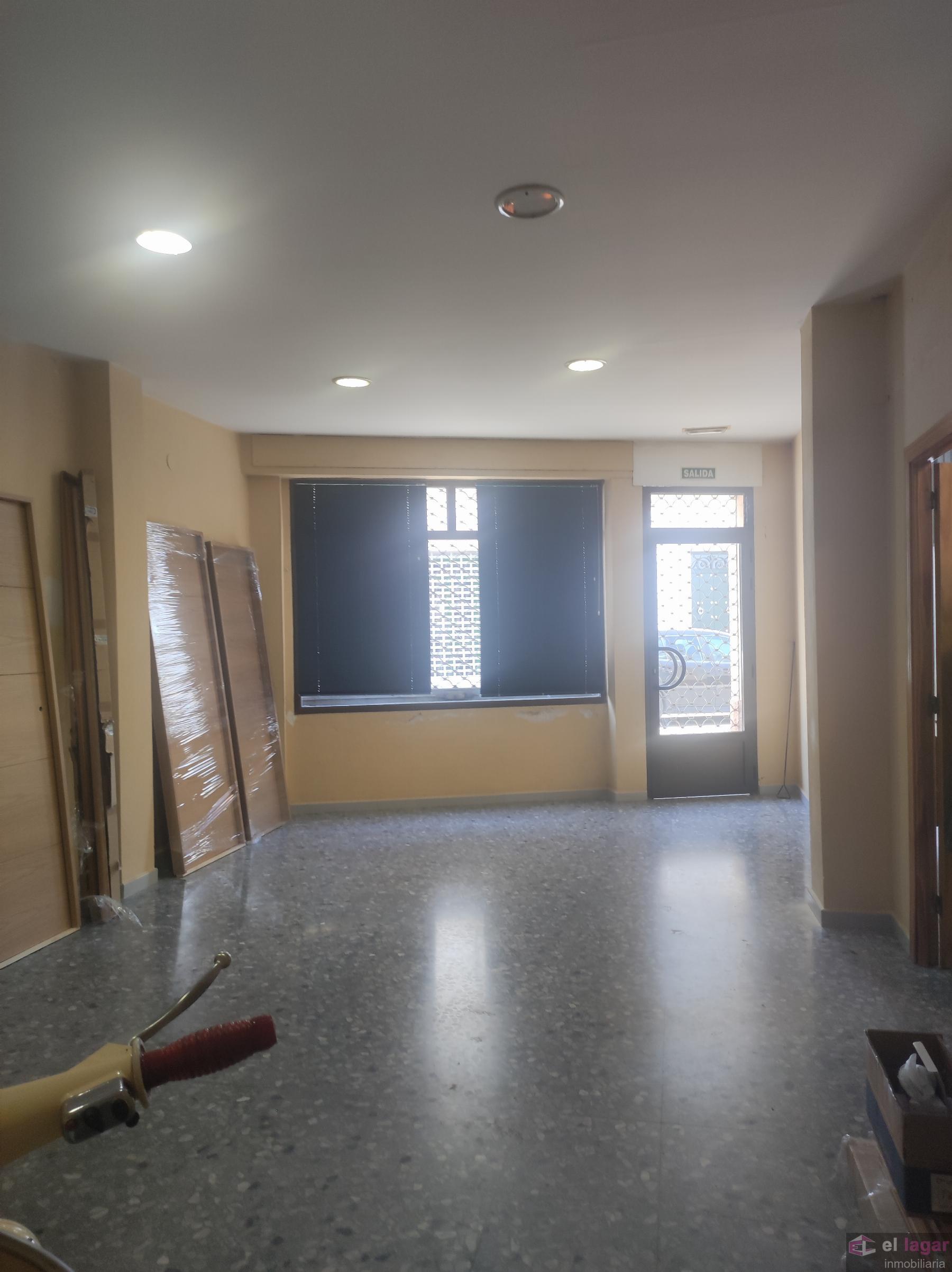 Alquiler de local comercial en Montijo