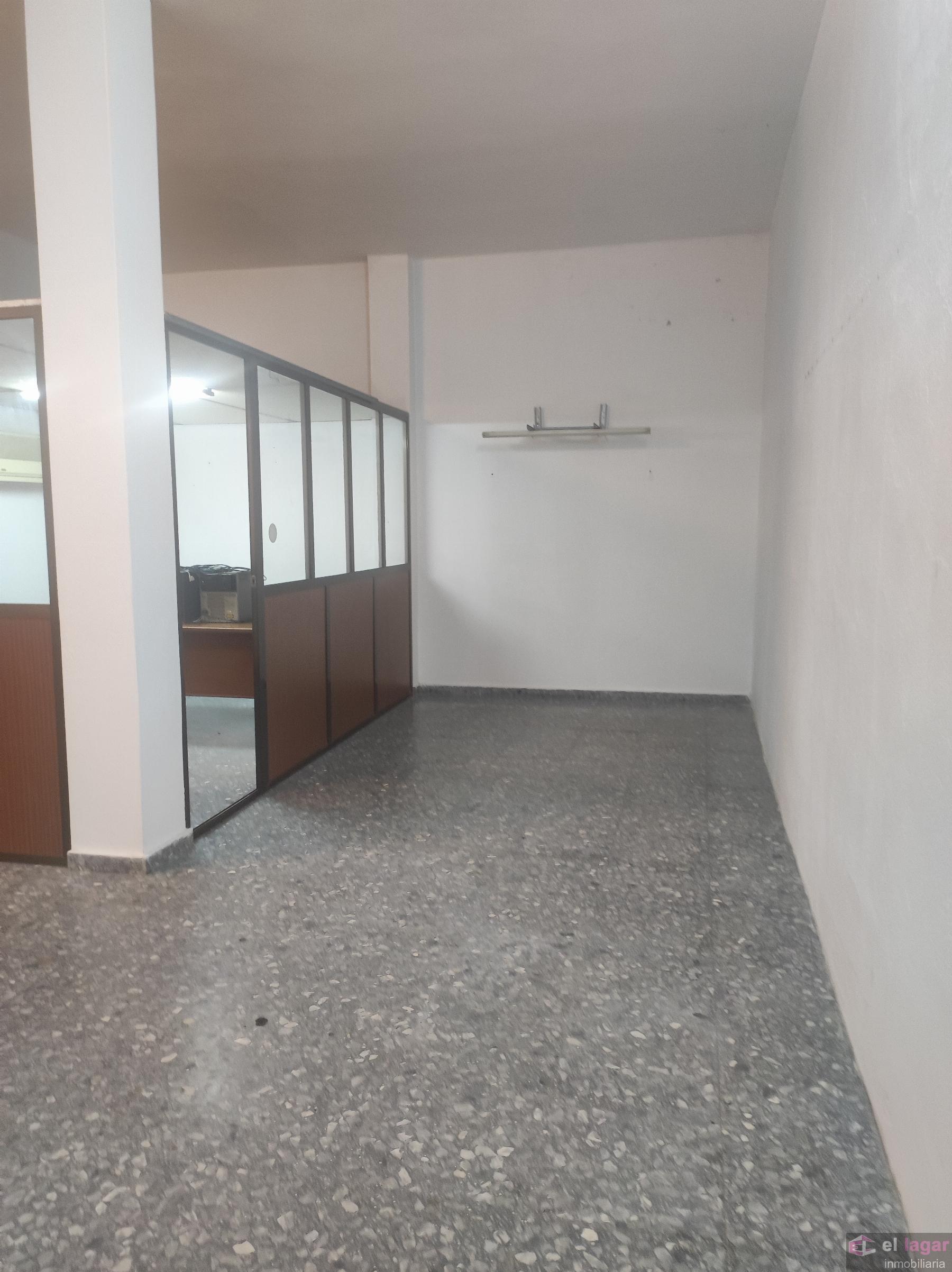 Alquiler de local comercial en Montijo
