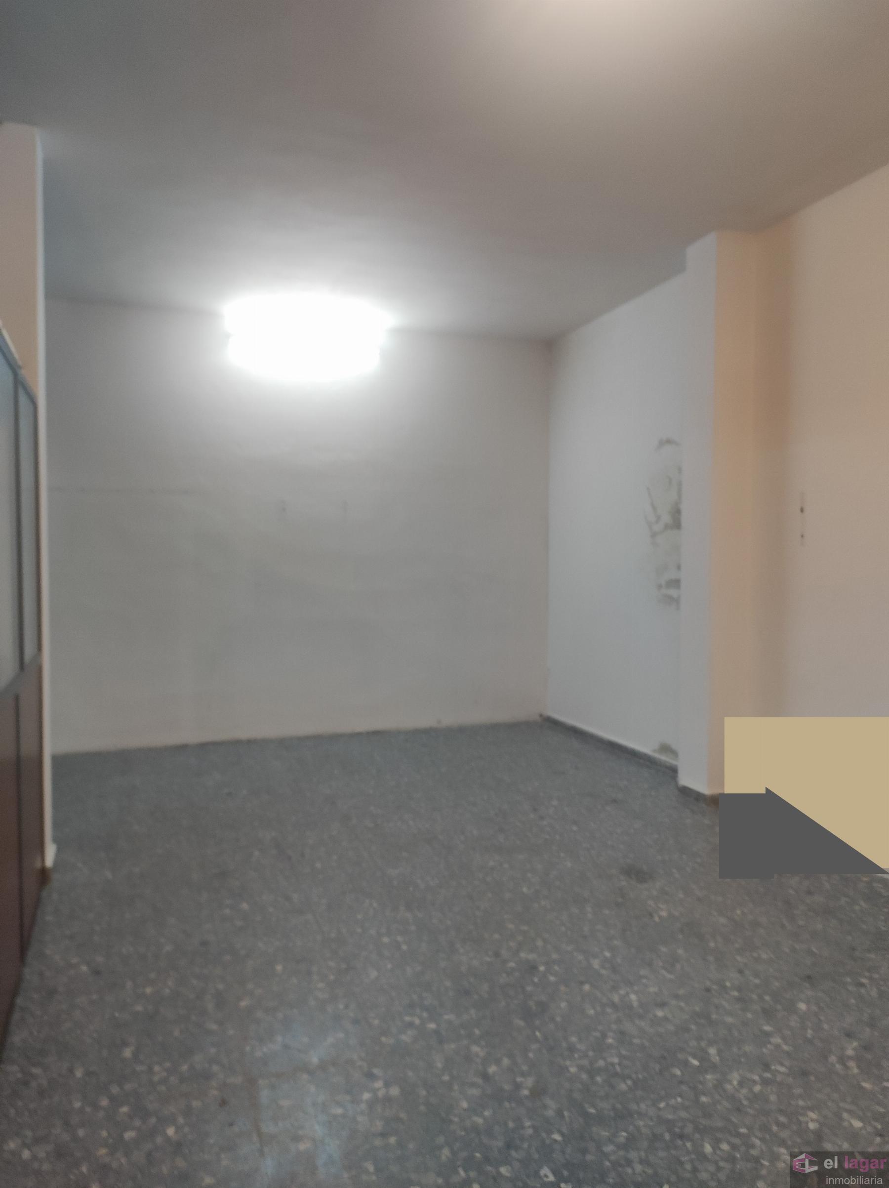 Alquiler de local comercial en Montijo