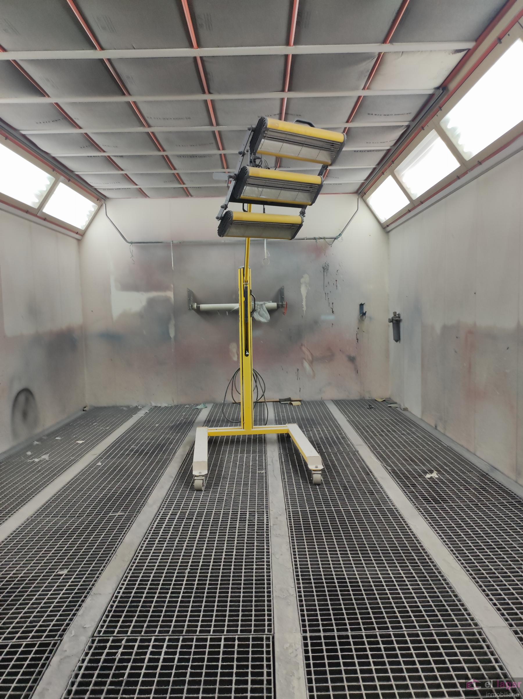 Venta de nave industrial en Montijo