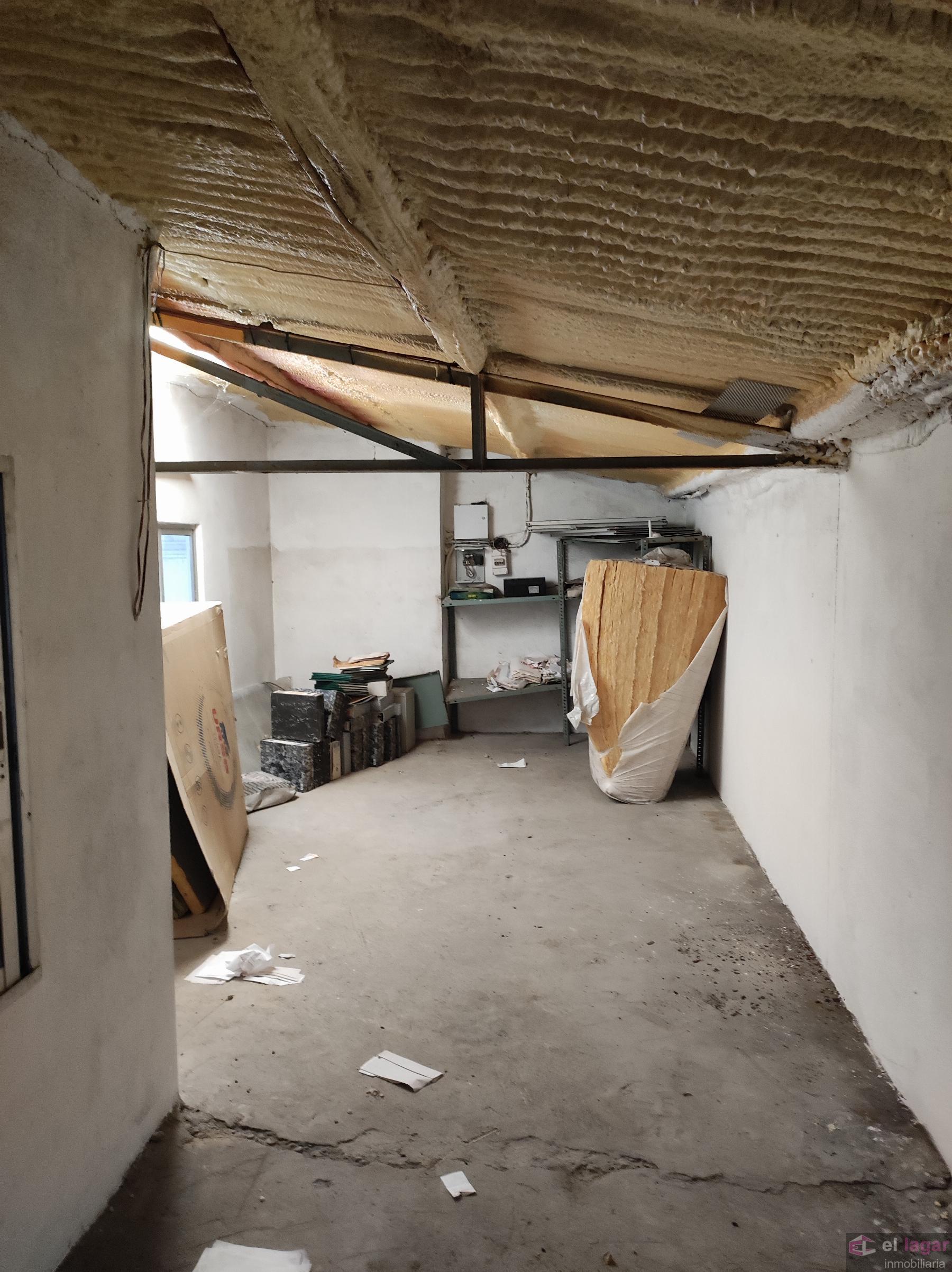 Venta de nave industrial en Montijo