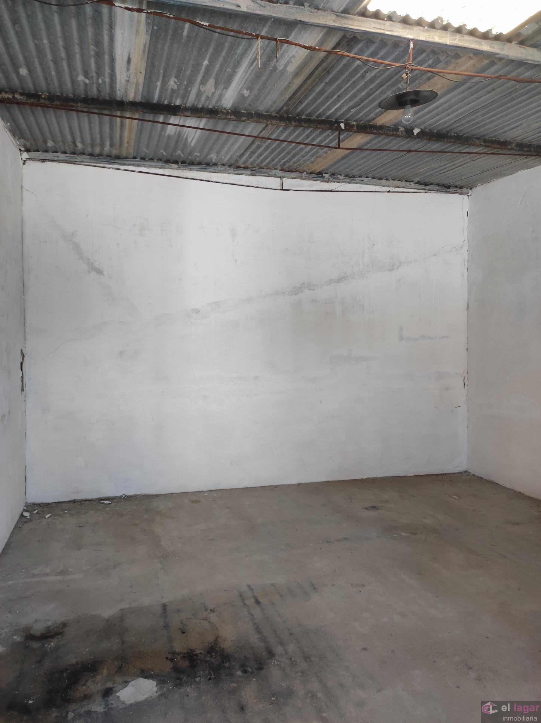 Venta de nave industrial en Montijo