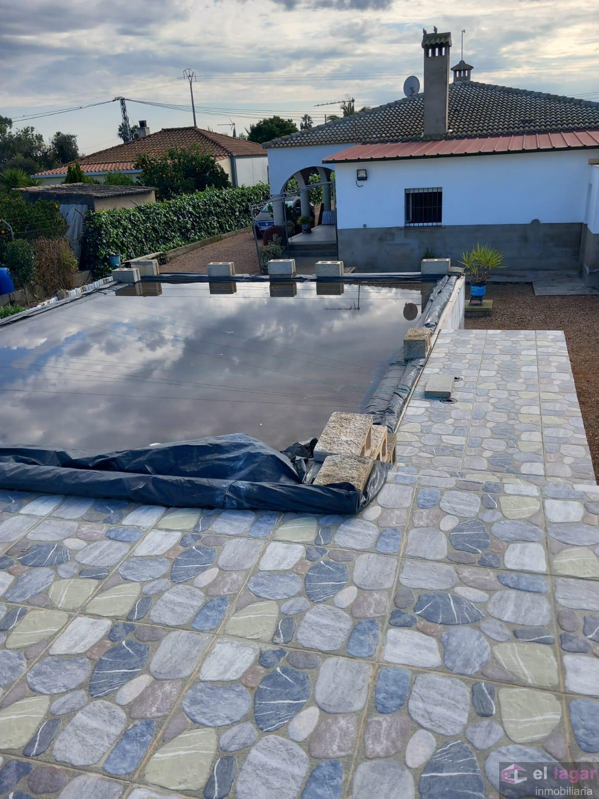 For sale of chalet in Montijo
