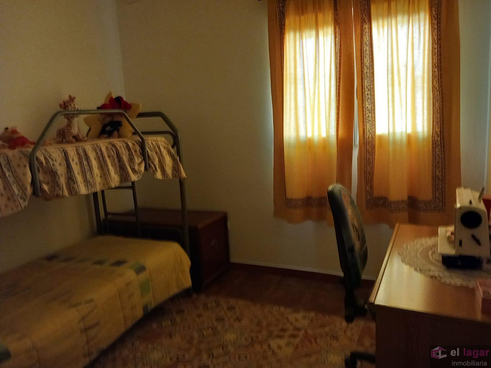 For sale of chalet in Montijo
