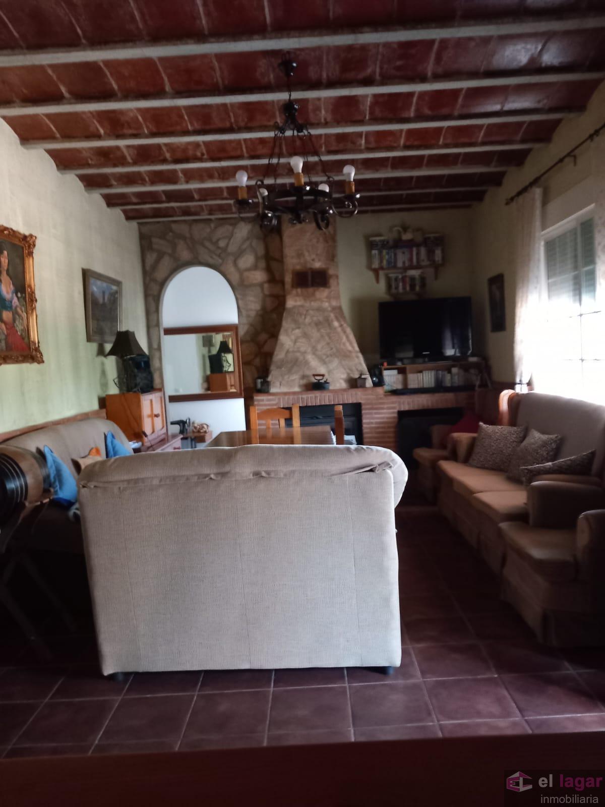 For sale of chalet in Montijo
