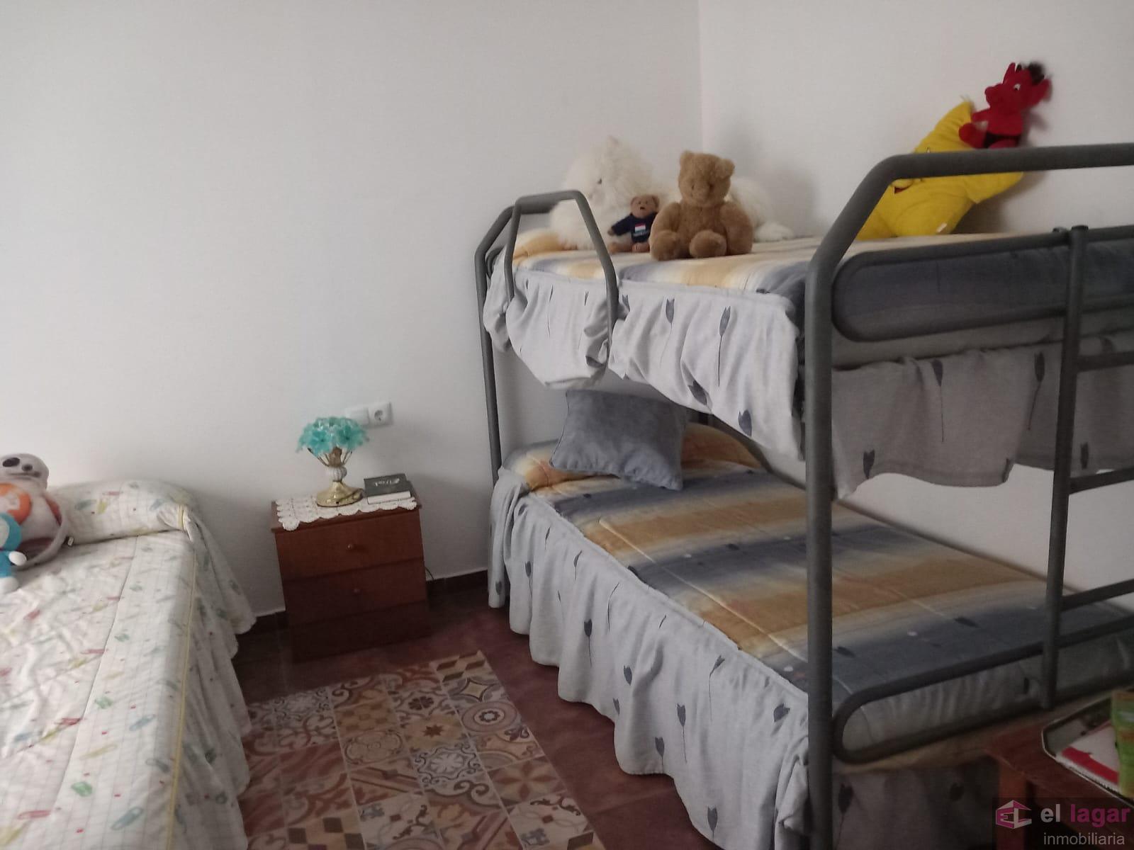 For sale of chalet in Montijo