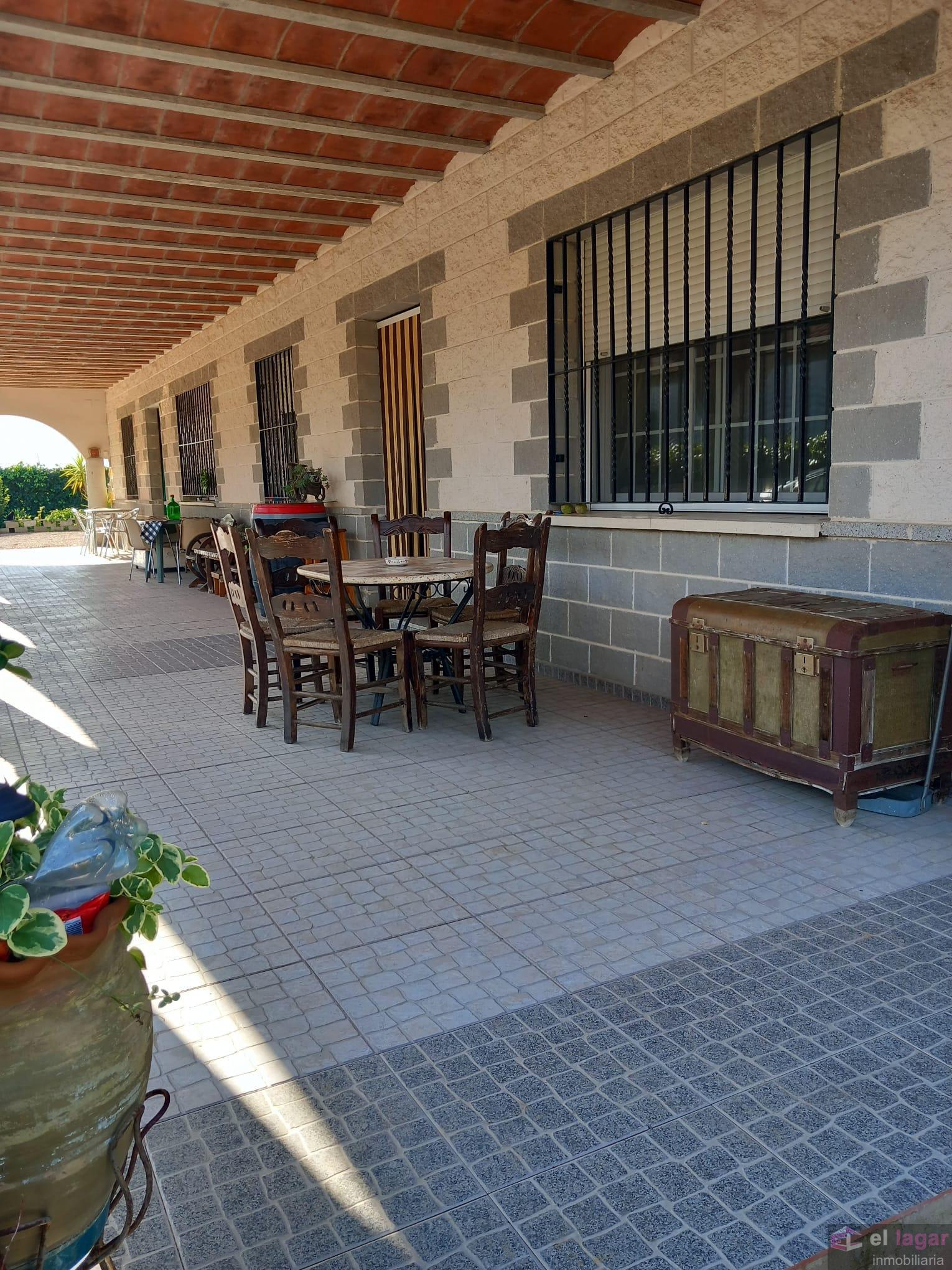 For sale of chalet in Montijo