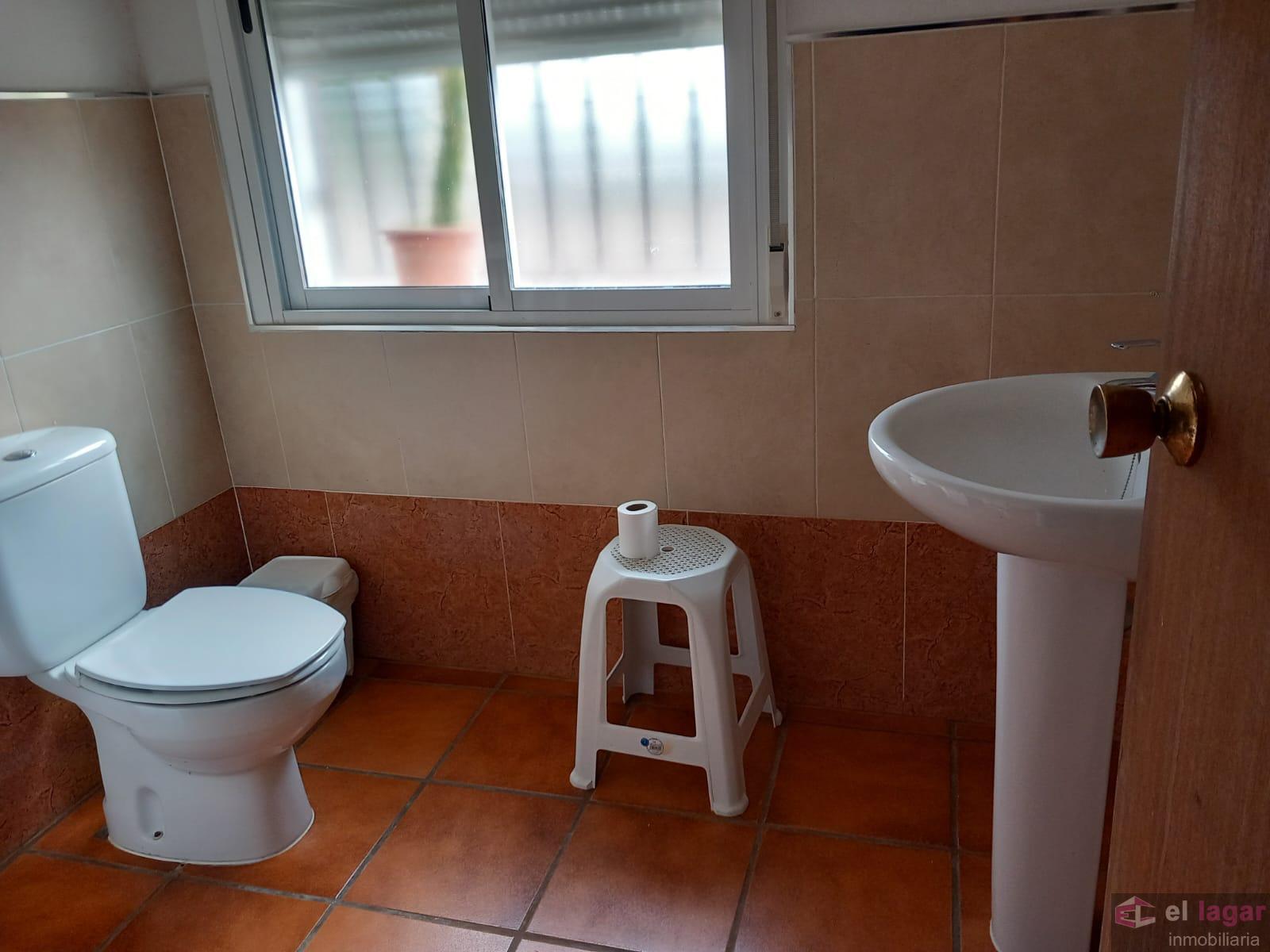 For sale of chalet in Montijo