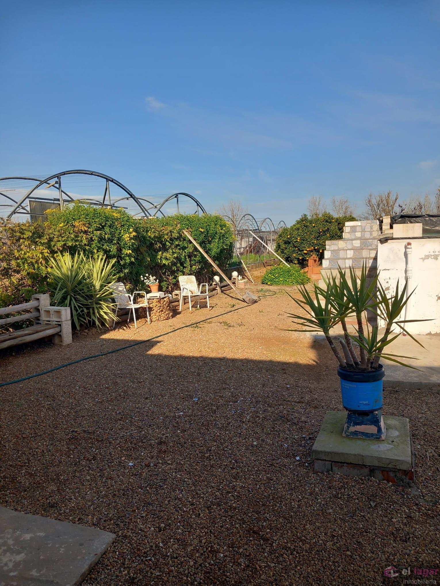For sale of chalet in Montijo