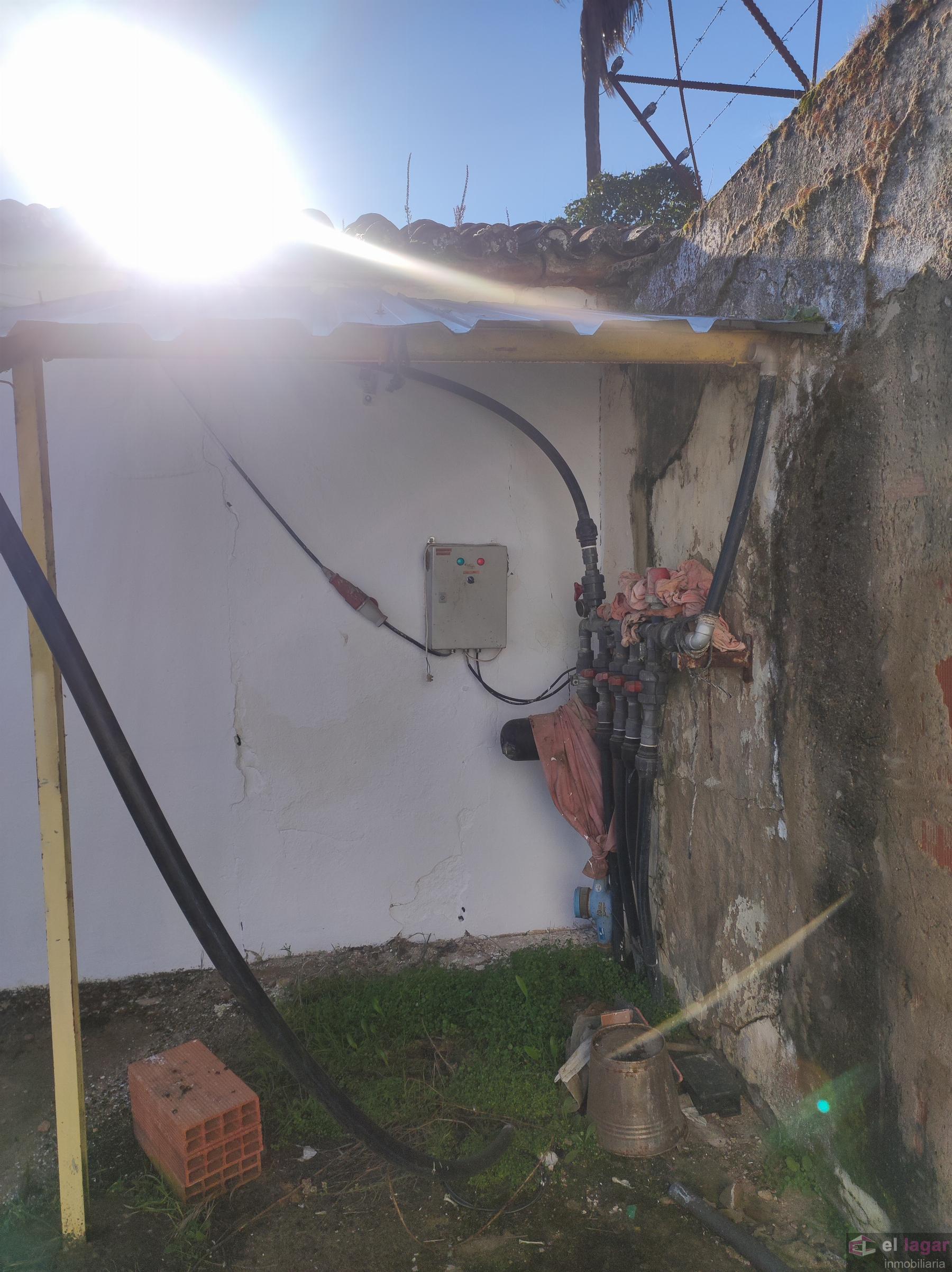 For sale of rural property in Montijo