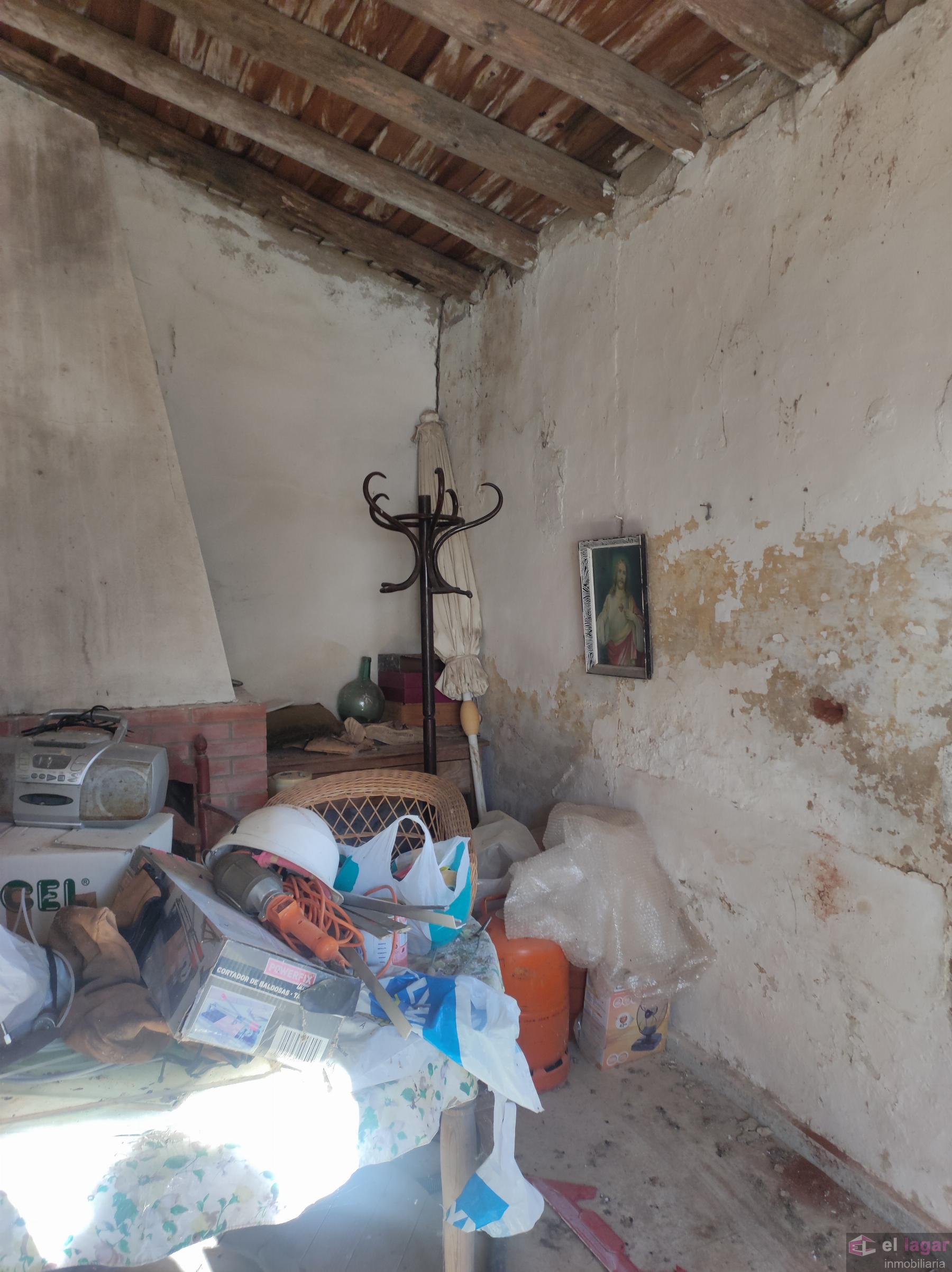 For sale of rural property in Montijo