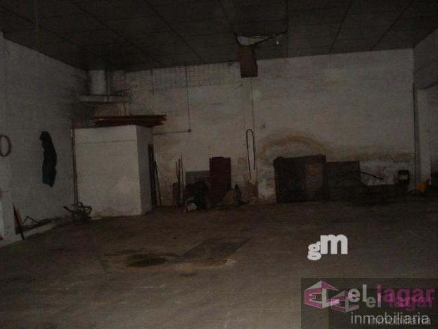 For sale of industrial plant/warehouse in Montijo