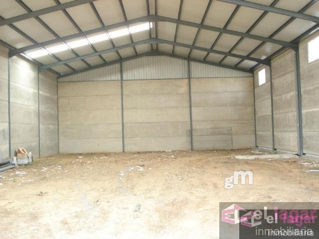 For sale of industrial plant/warehouse in Puebla de la Calzada