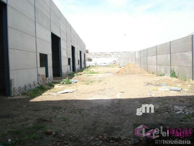 Venta de nave industrial en Puebla de la Calzada