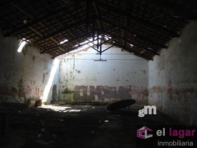 For sale of industrial plant/warehouse in Montijo