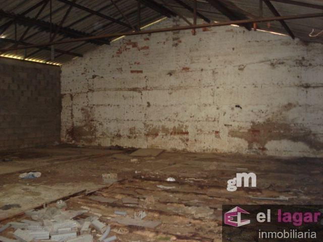 For sale of industrial plant/warehouse in Montijo